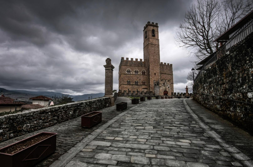 Castello dei Conti Guidi, Italy